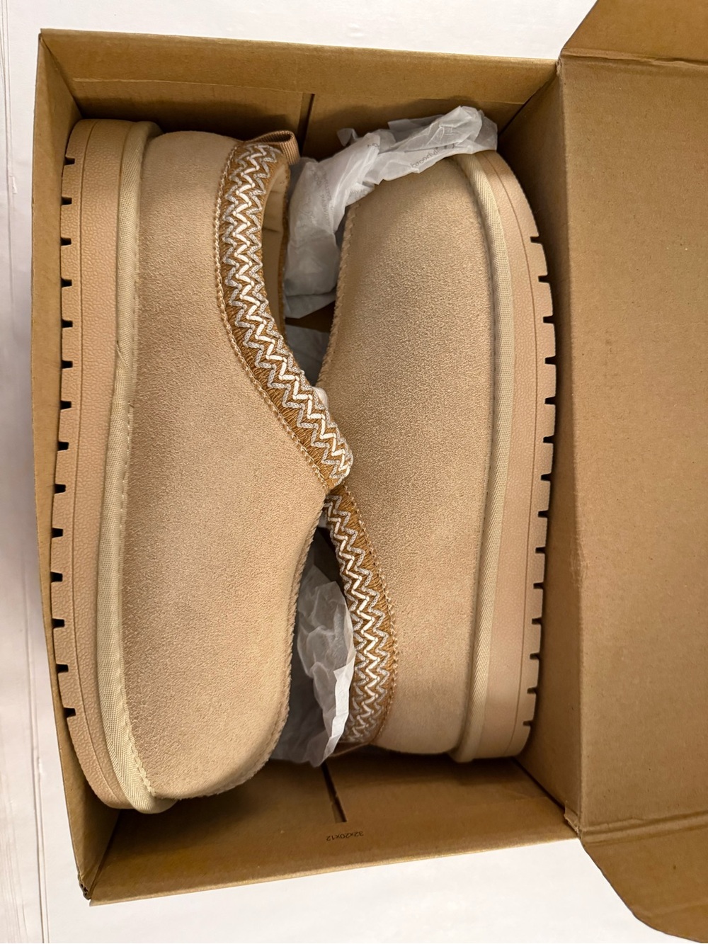 Suede Slip-On Platform Mini Boot Faux Fur Lining Women Size 11 NIB